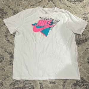 NWOT NIke UNISEX Printed Graphic Tee